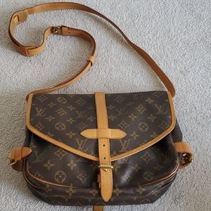 Louis Vuitton Saumur 30